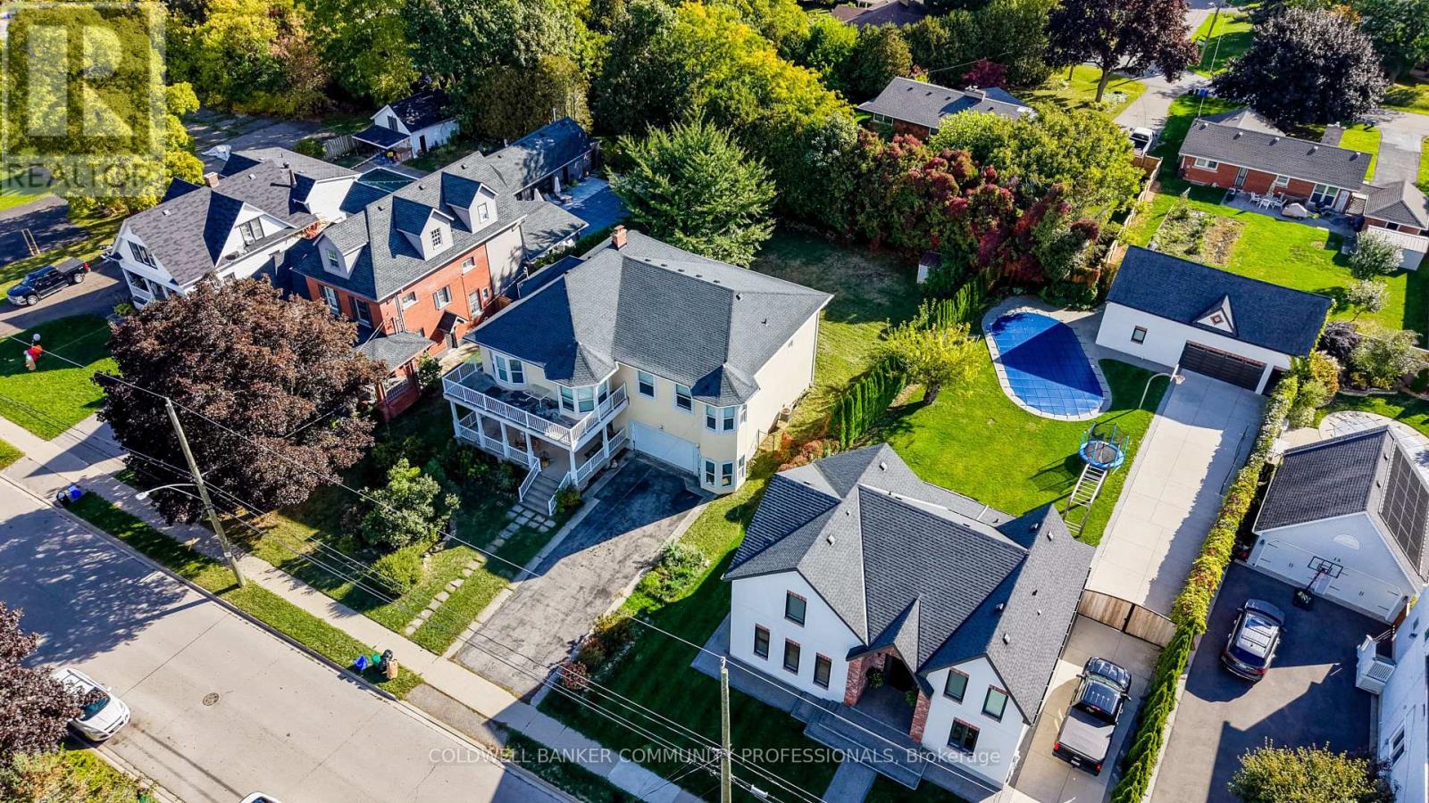 7 Robinson Street S, Grimsby, Ontario  L3M 3C5 - Photo 1 - X12462874