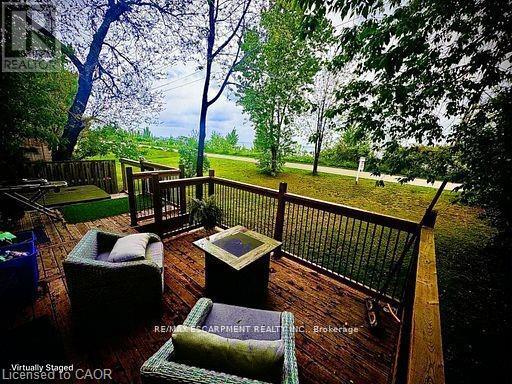 735 Beach Boulevard, Hamilton, Ontario  L8H 6Y5 - Photo 2 - X12462900