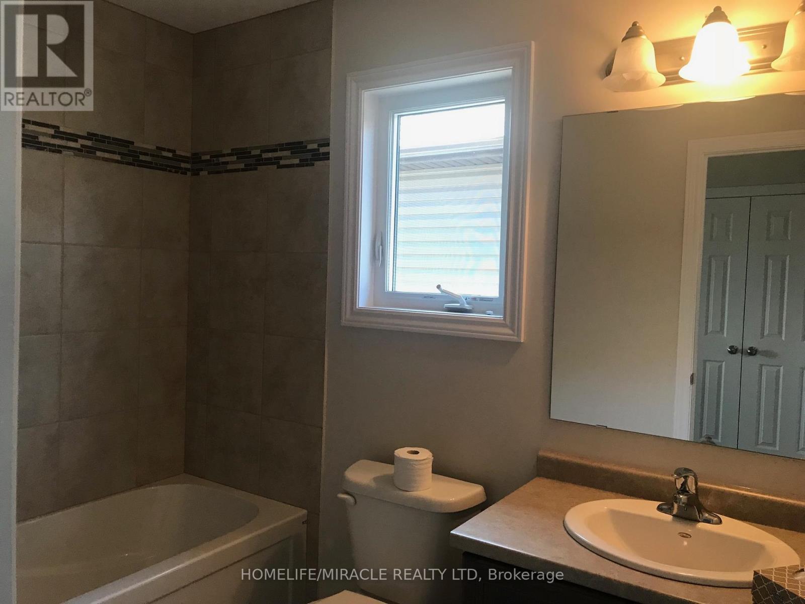 1330 Caen Avenue, Woodstock, Ontario  N4T 0G3 - Photo 19 - X12462907