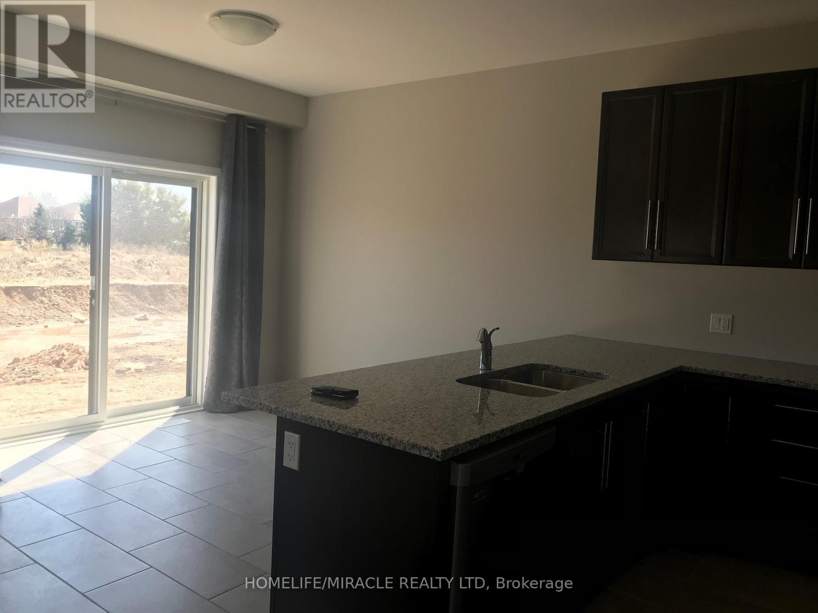 1330 Caen Avenue, Woodstock, Ontario  N4T 0G3 - Photo 7 - X12462907