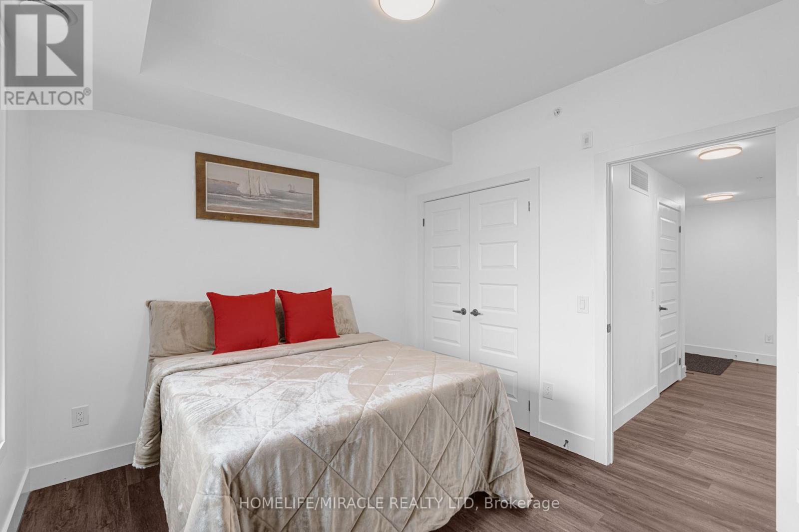 402 - 26 Lowes Road W, Guelph, Ontario  N1G 4X2 - Photo 10 - X12462908