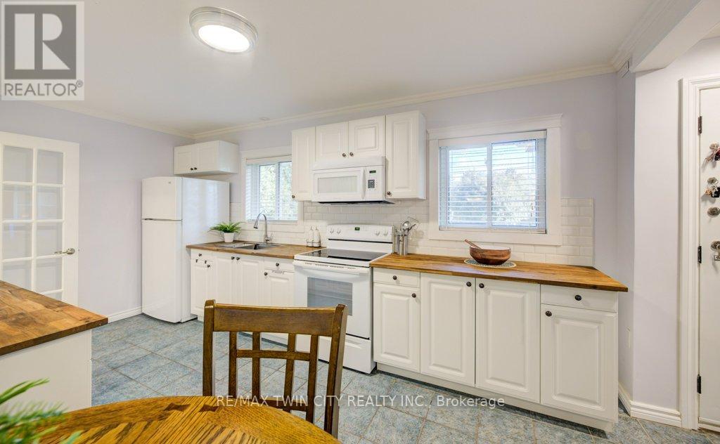 18 Hilltop Drive, Cambridge, Ontario  N1R 1S9 - Photo 8 - X12462920