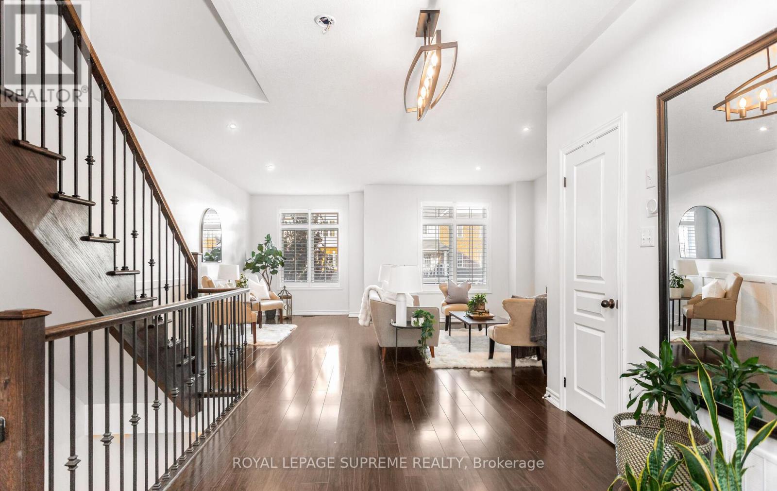 9 Savage Drive, Hamilton, Ontario  L8B 0A1 - Photo 10 - X12462929