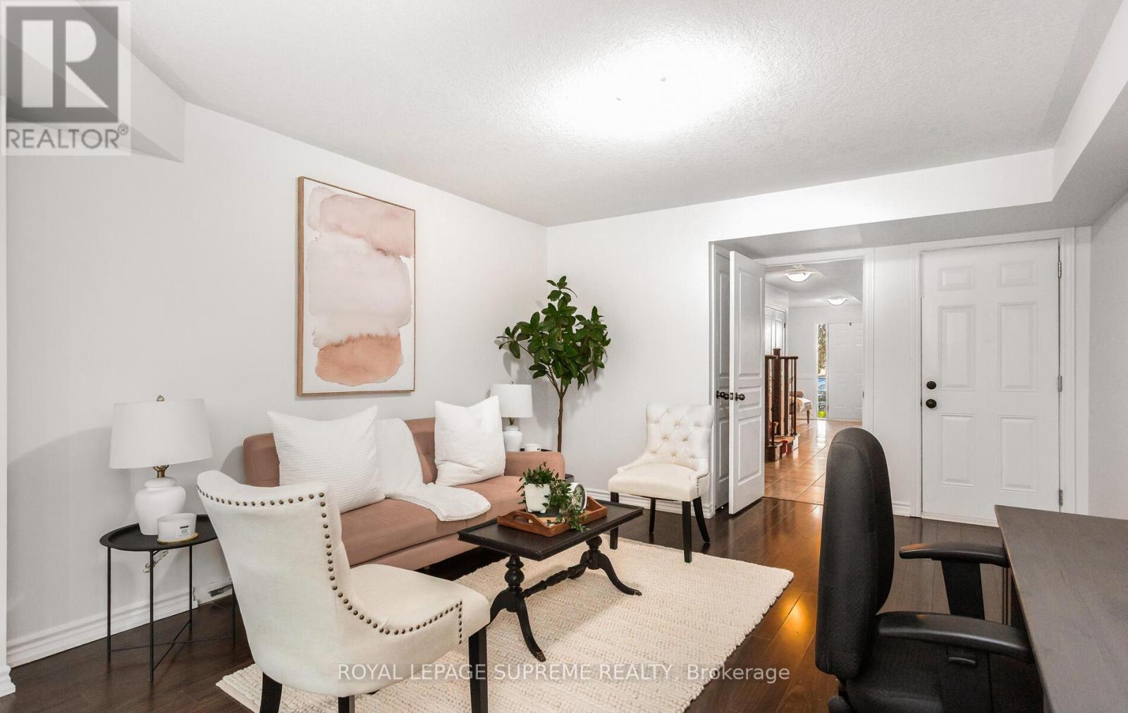 9 Savage Drive, Hamilton, Ontario  L8B 0A1 - Photo 7 - X12462929