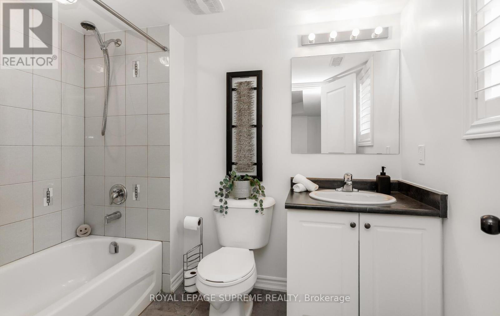9 Savage Drive, Hamilton, Ontario  L8B 0A1 - Photo 9 - X12462929