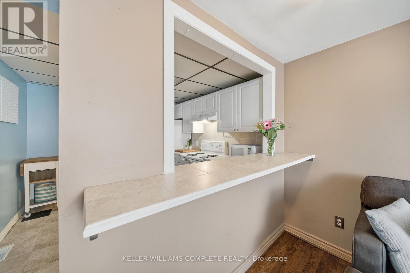 175 Grace Avenue, Hamilton, Ontario  L8H 3X1 - Photo 12 - X12462931