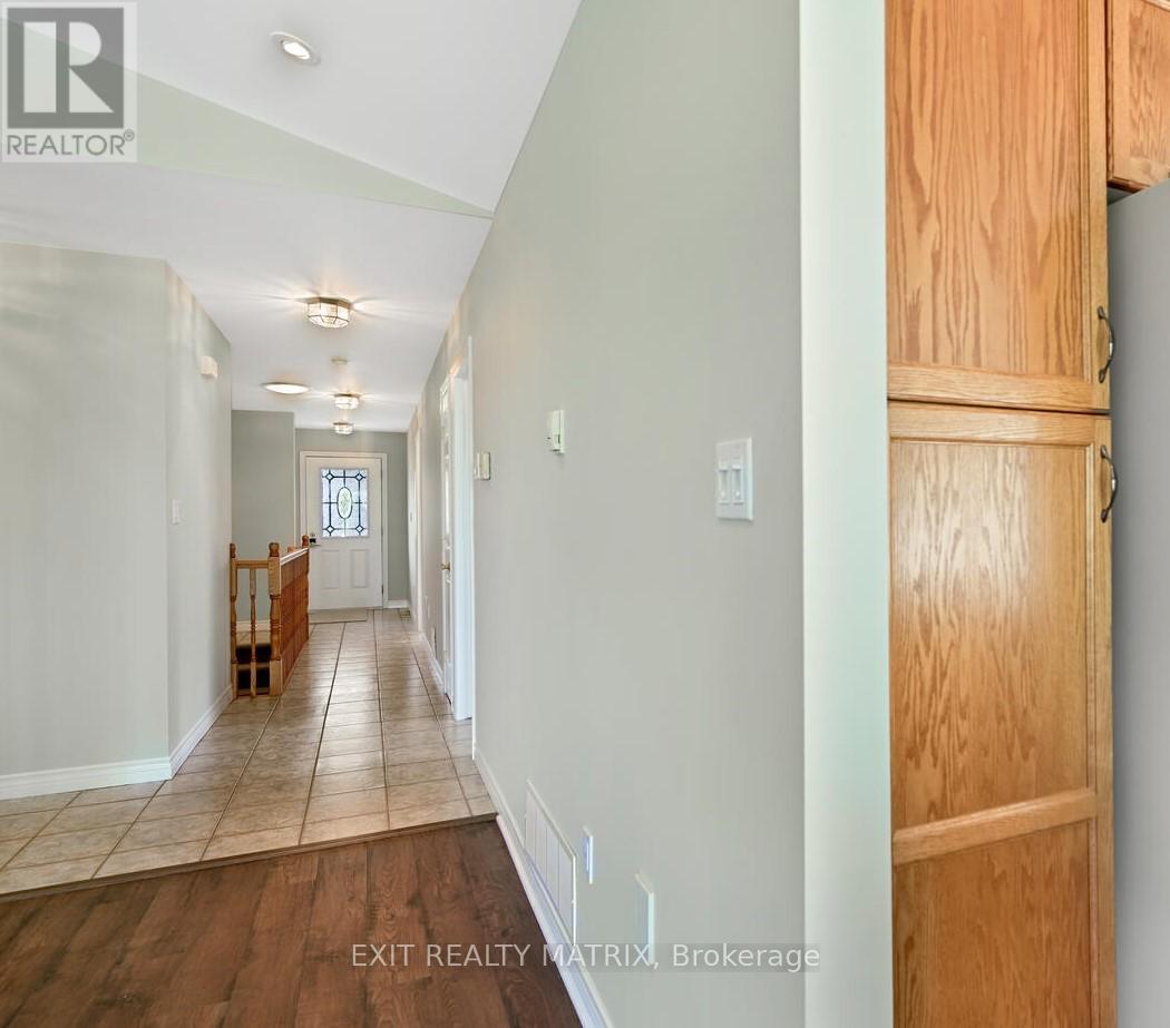 145 Garfield Street S, Gananoque, Ontario  K7G 3G2 - Photo 24 - X12462283