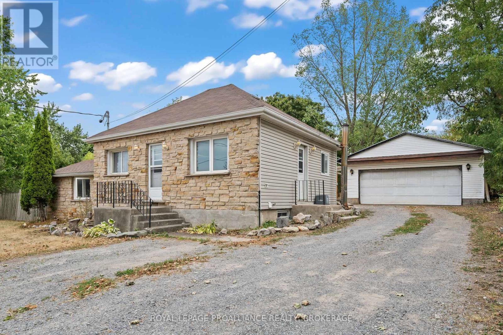 3734 Battersea Road, Frontenac (Frontenac South), Ontario  K0H 1X0 - Photo 2 - X12463190