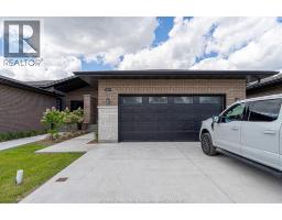 526 LILY MAC, Windsor, Ontario