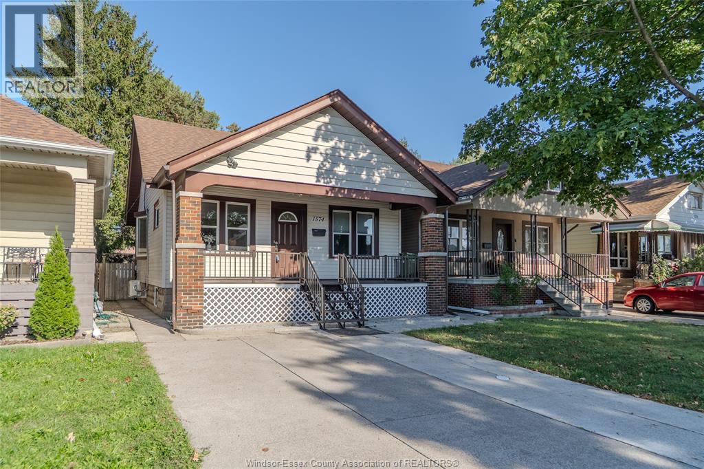 1574 Pierre Avenue, Windsor, Ontario  N8X 4P5 - Photo 2 - 25026175