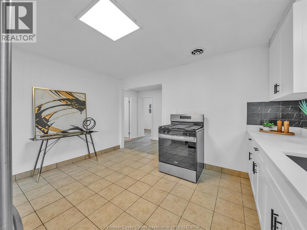 1716 Benjamin Avenue, Windsor, Ontario  N8Y 4W6 - Photo 10 - 25026173