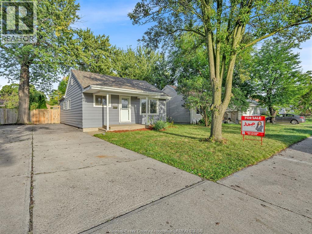 1716 Benjamin Avenue, Windsor, Ontario  N8Y 4W6 - Photo 2 - 25026173