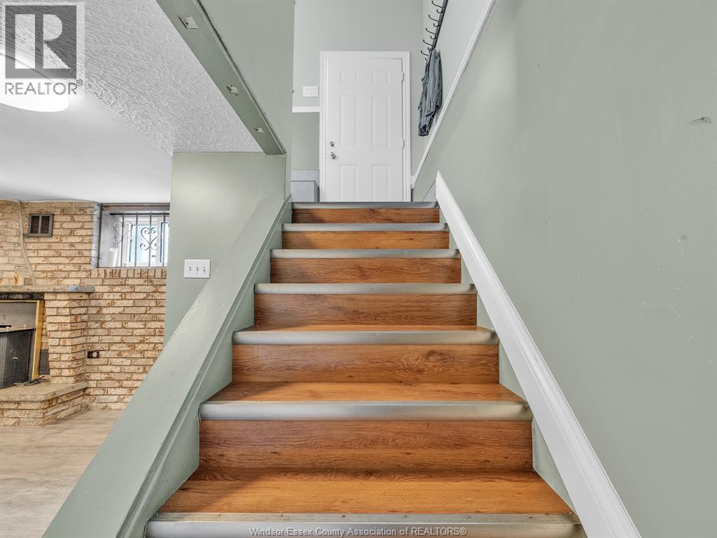 1649 Hall ..., Windsor, Ontario  N9X 4S2 - Photo 16 - 25026103