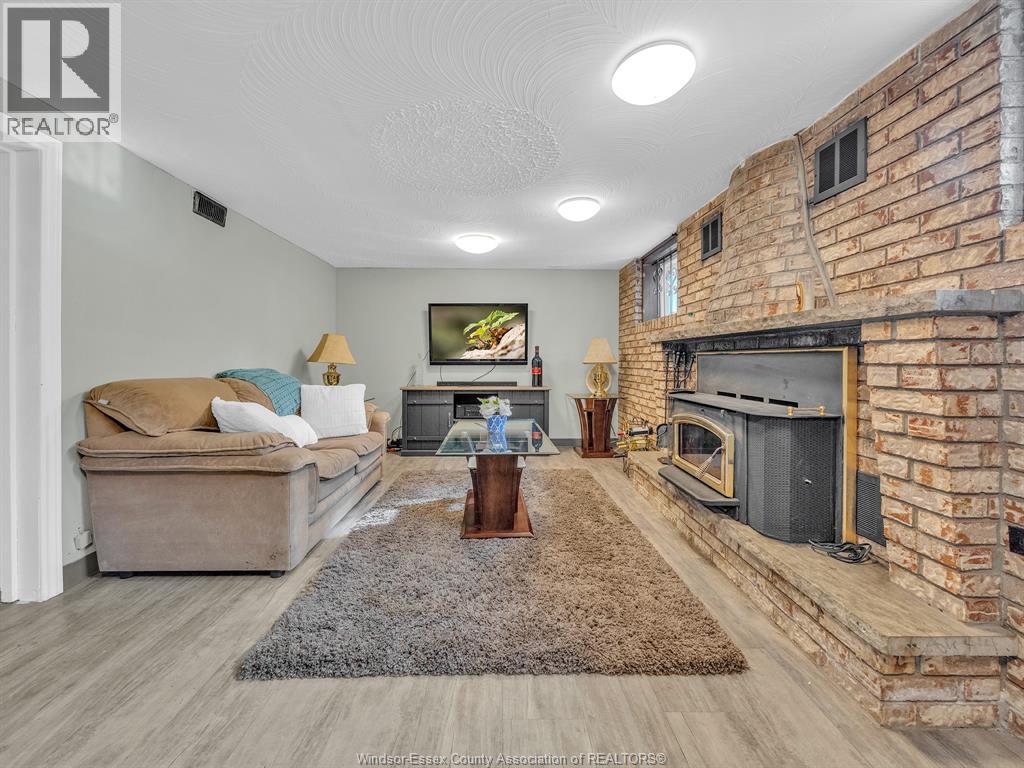1649 Hall ..., Windsor, Ontario  N9X 4S2 - Photo 18 - 25026103