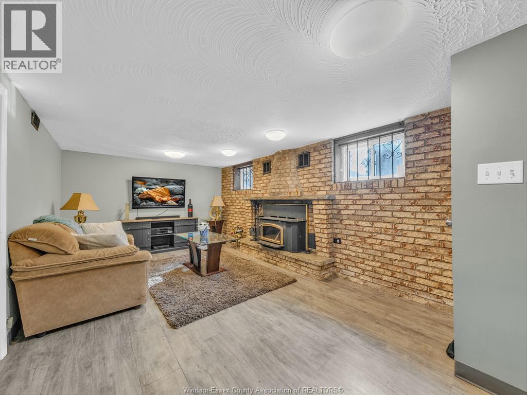 1649 Hall ..., Windsor, Ontario  N9X 4S2 - Photo 20 - 25026103