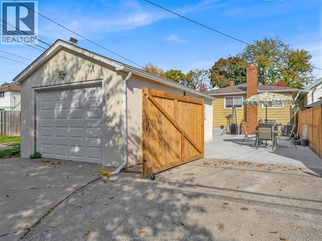 1649 Hall ..., Windsor, Ontario  N9X 4S2 - Photo 33 - 25026103