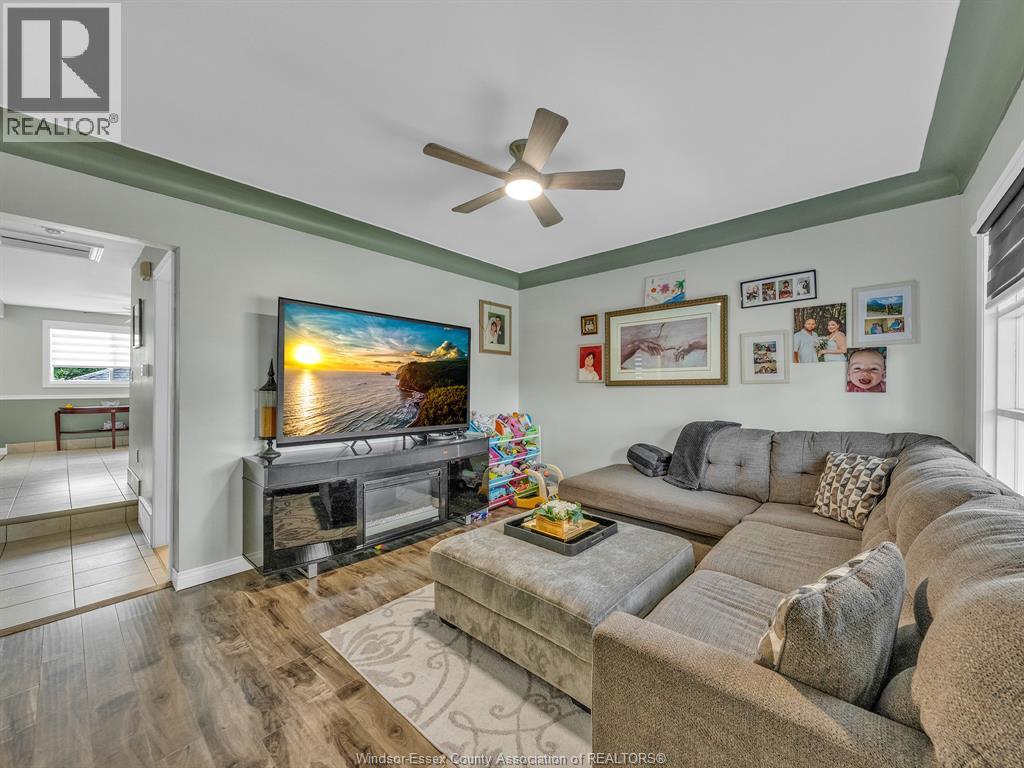 1649 Hall ..., Windsor, Ontario  N9X 4S2 - Photo 4 - 25026103
