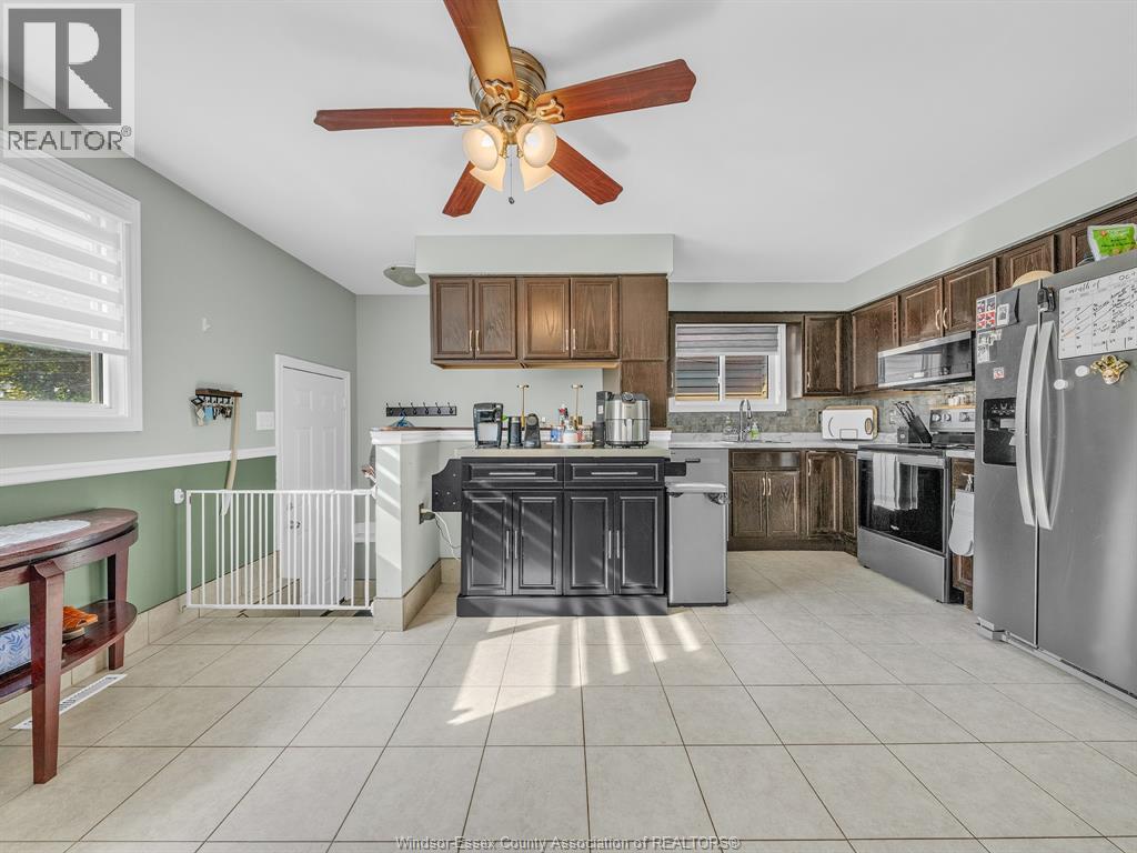 1649 Hall ..., Windsor, Ontario  N9X 4S2 - Photo 5 - 25026103