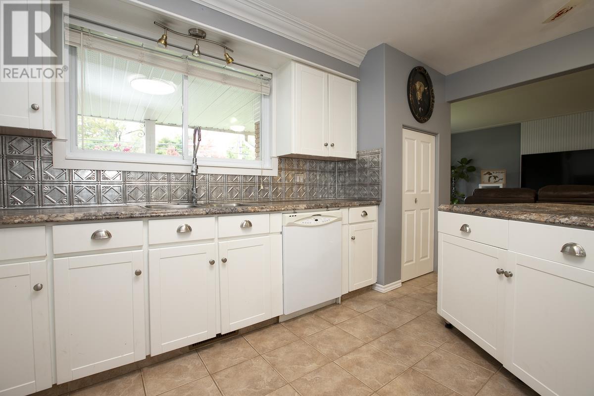 260 Shannon Rd, Sault Ste. Marie, Ontario  P6A 4K4 - Photo 15 - SM252902