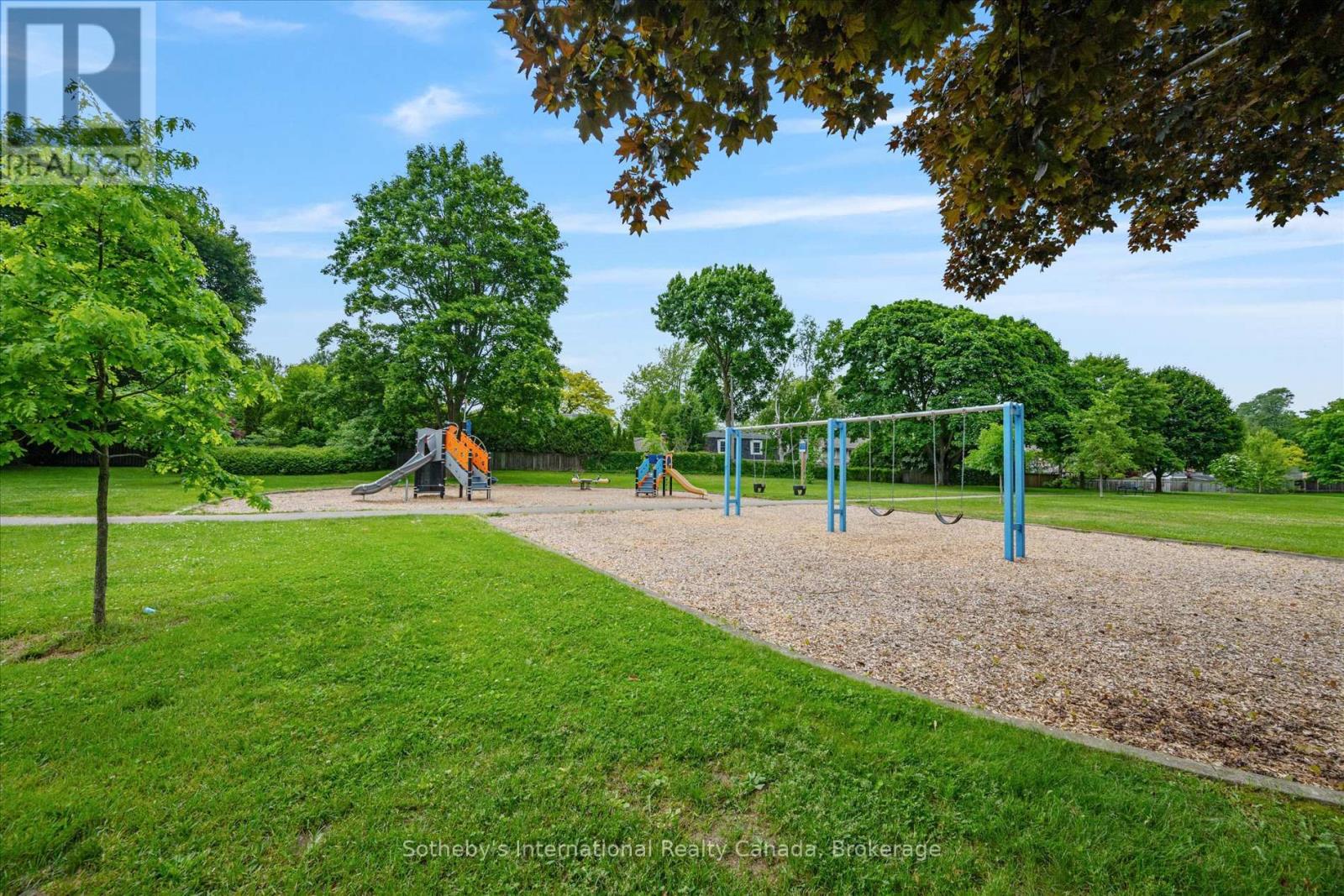 4169 Lakeshore Road, Burlington, Ontario  L7L 1A5 - Photo 47 - W12399072