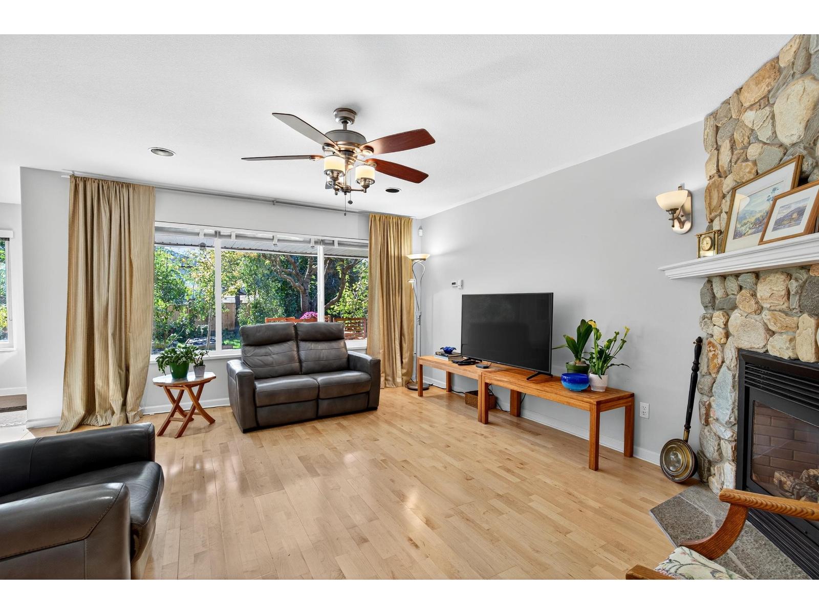 27012 25 Avenue, Langley, British Columbia  V4W 3W5 - Photo 13 - R3057514