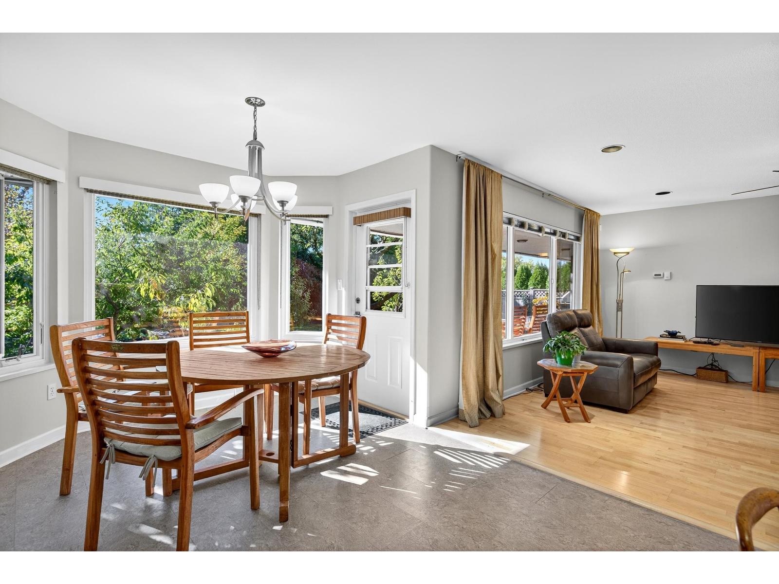 27012 25 Avenue, Langley, British Columbia  V4W 3W5 - Photo 12 - R3057514