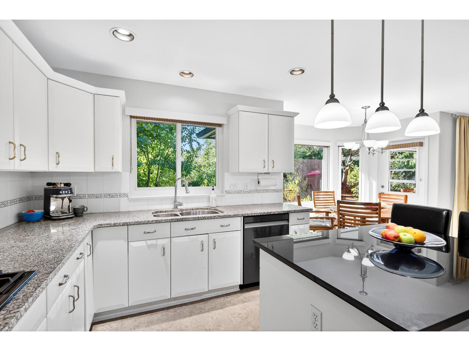 27012 25 Avenue, Langley, British Columbia  V4W 3W5 - Photo 8 - R3057514