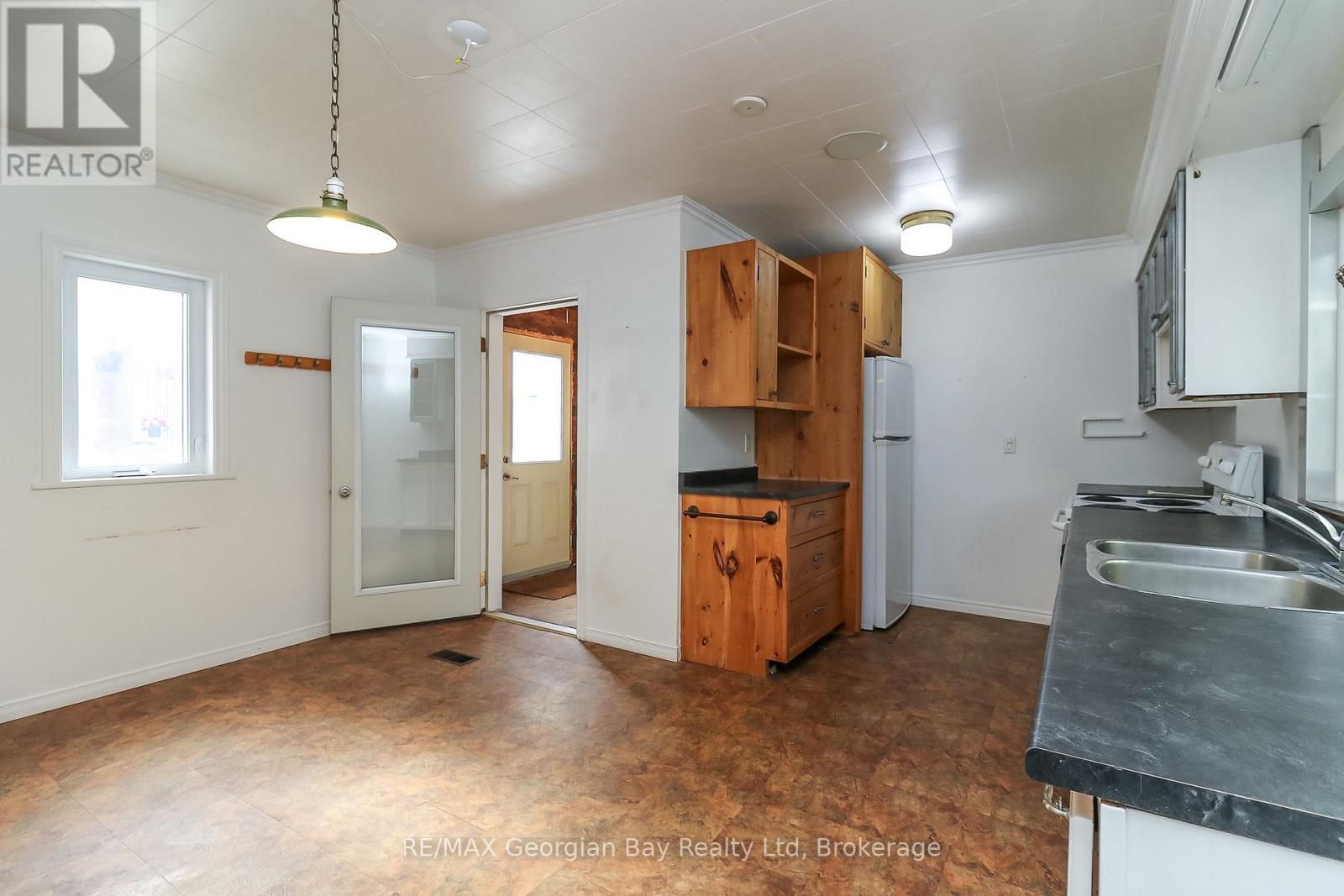 456 Queen Street, Midland, Ontario  L4R 3J4 - Photo 16 - S12463147