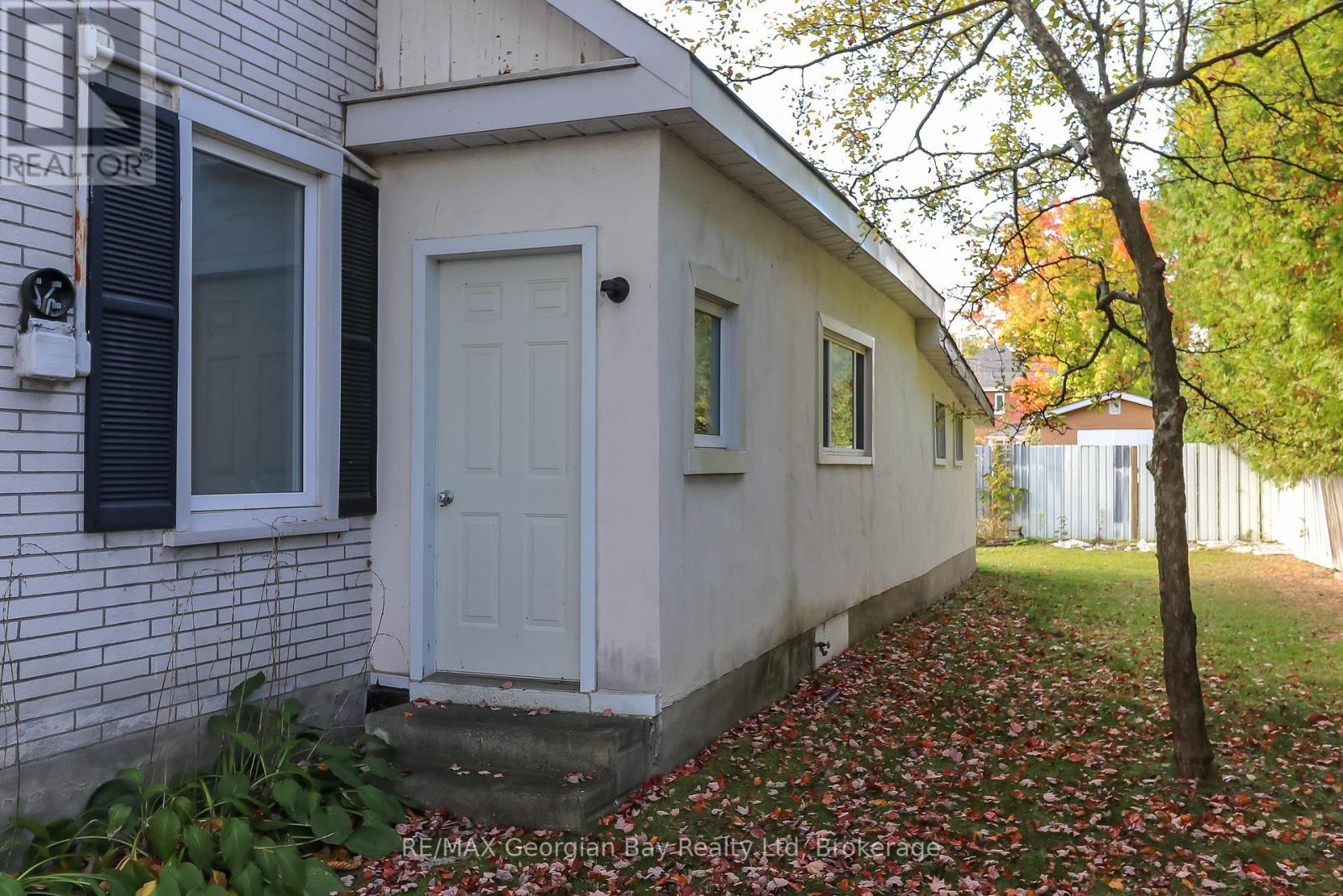 456 Queen Street, Midland, Ontario  L4R 3J4 - Photo 32 - S12463147