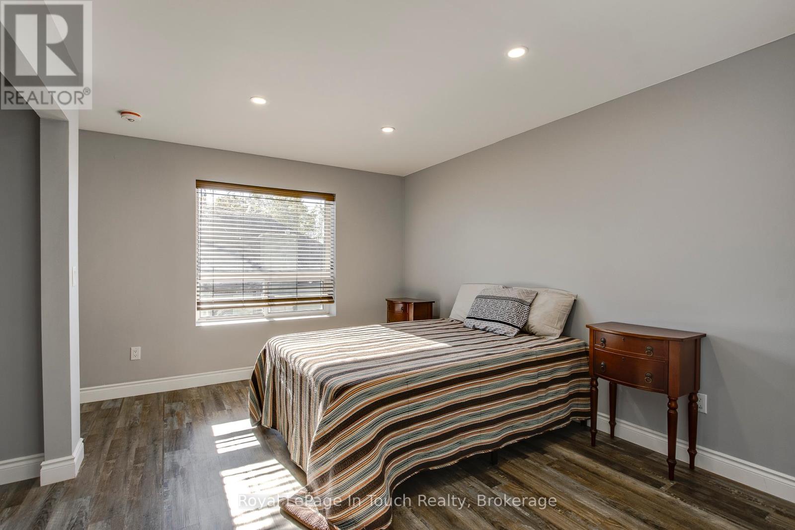 142 Duck Bay Road, Tay, Ontario  L0K 2C0 - Photo 12 - S12463255
