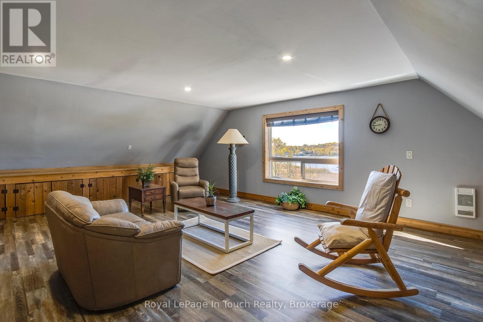 142 Duck Bay Road, Tay, Ontario  L0K 2C0 - Photo 17 - S12463255