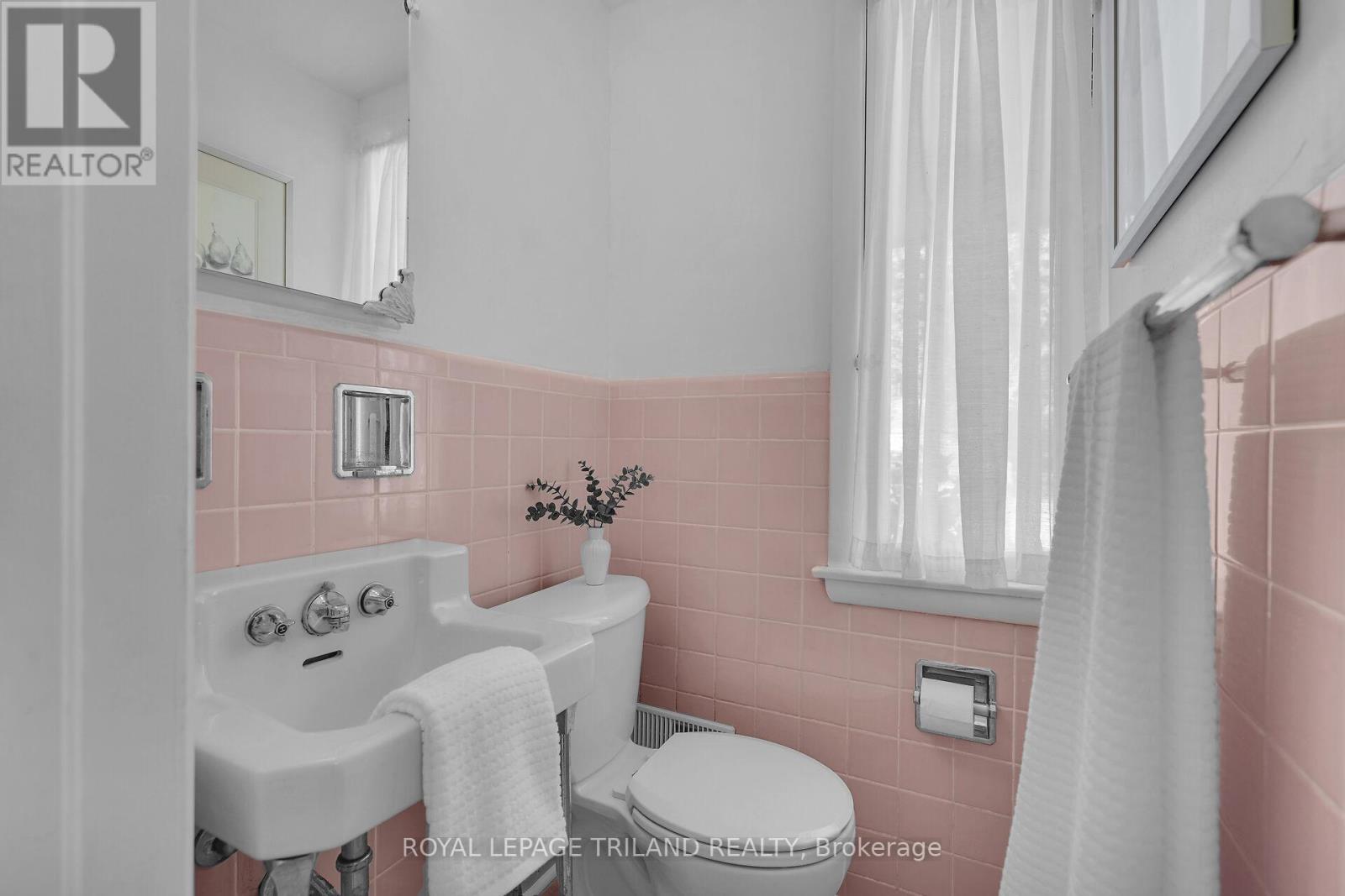 1069 Lombardo Avenue, London East, Ontario  N6A 2X9 - Photo 18 - X12463210