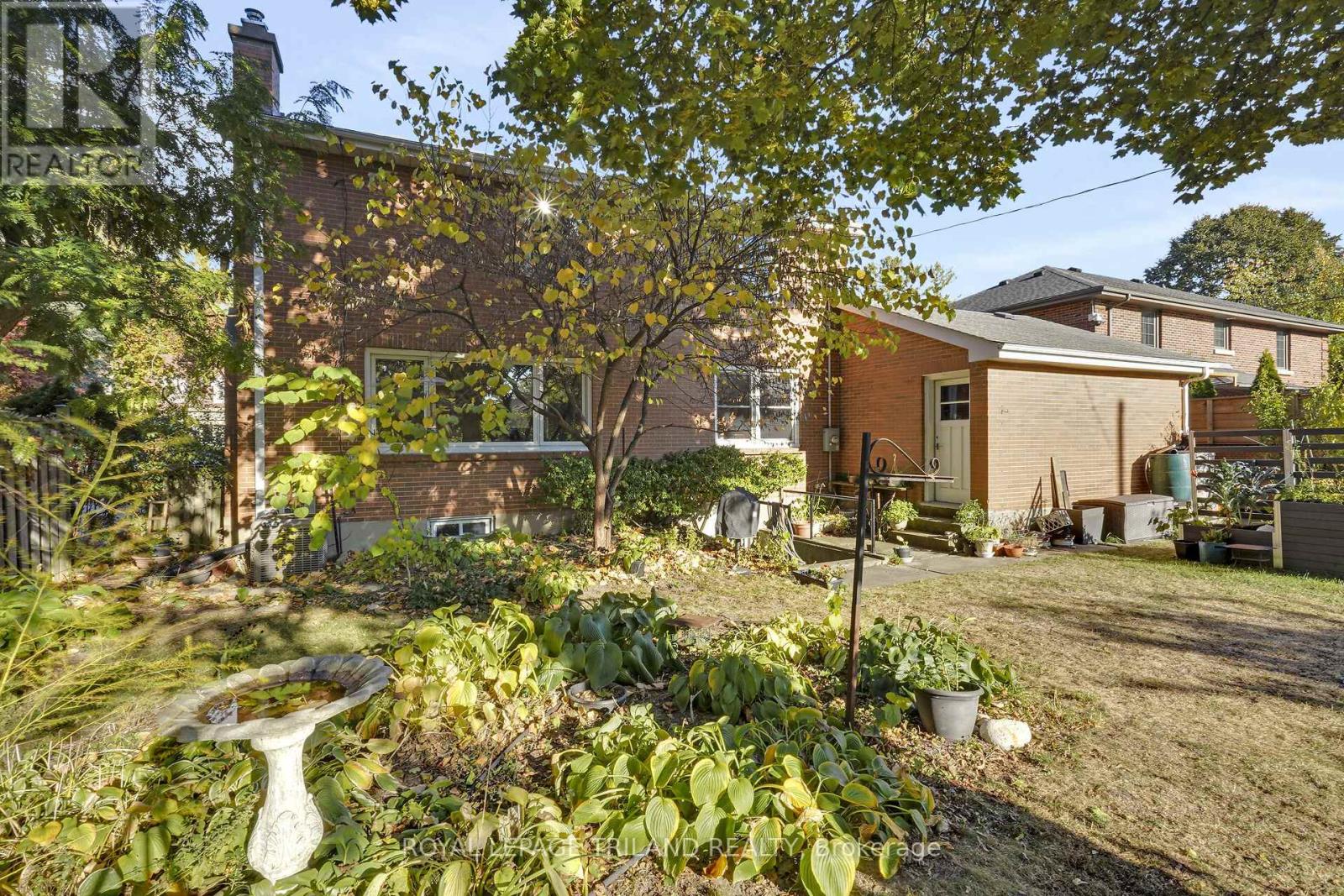 1069 Lombardo Avenue, London East, Ontario  N6A 2X9 - Photo 41 - X12463210