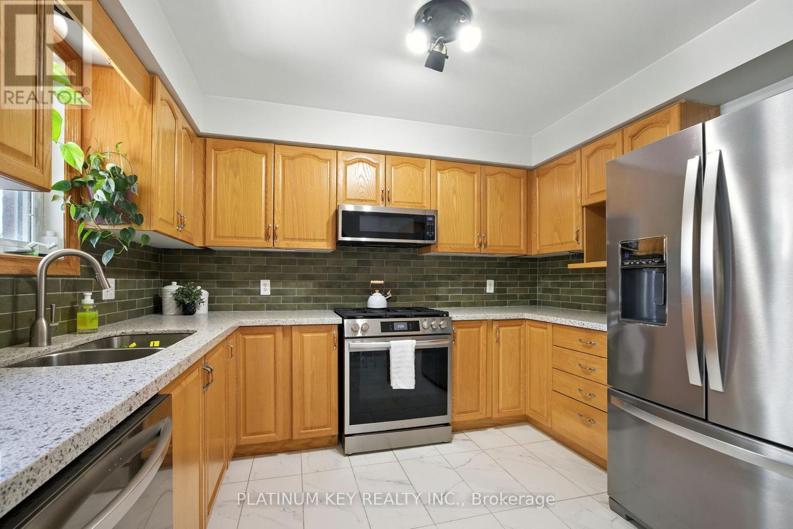 469 Riverview Drive, Strathroy-Caradoc, Ontario  N7G 4A6 - Photo 12 - X12463242