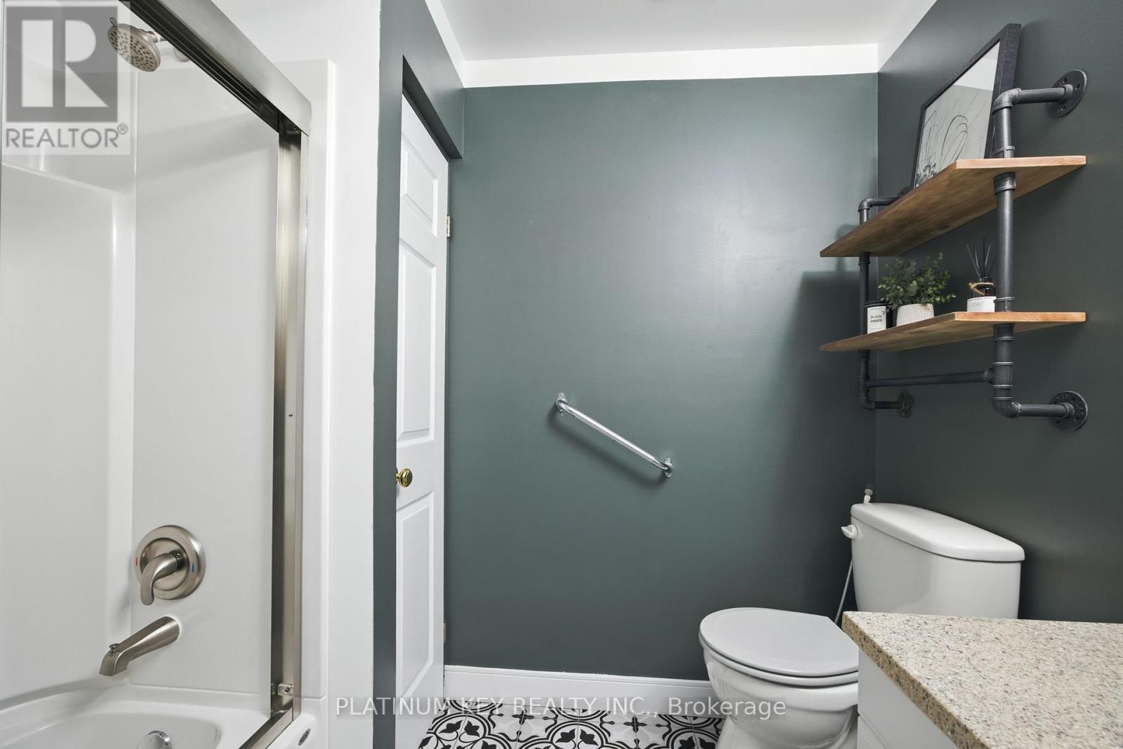 469 Riverview Drive, Strathroy-Caradoc, Ontario  N7G 4A6 - Photo 15 - X12463242