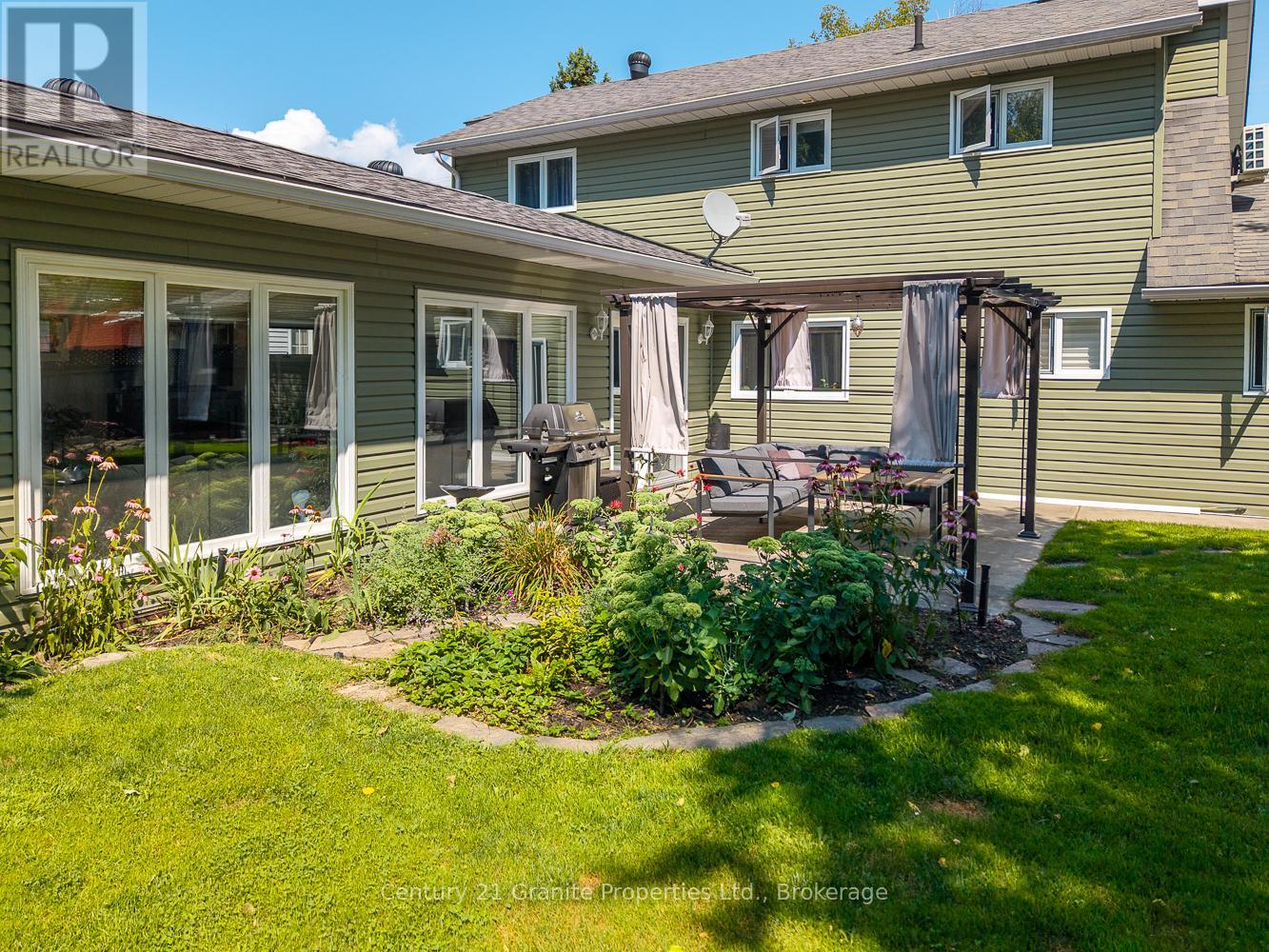 7 Tudhope Street, Parry Sound, Ontario  P2A 2H9 - Photo 14 - X12463241