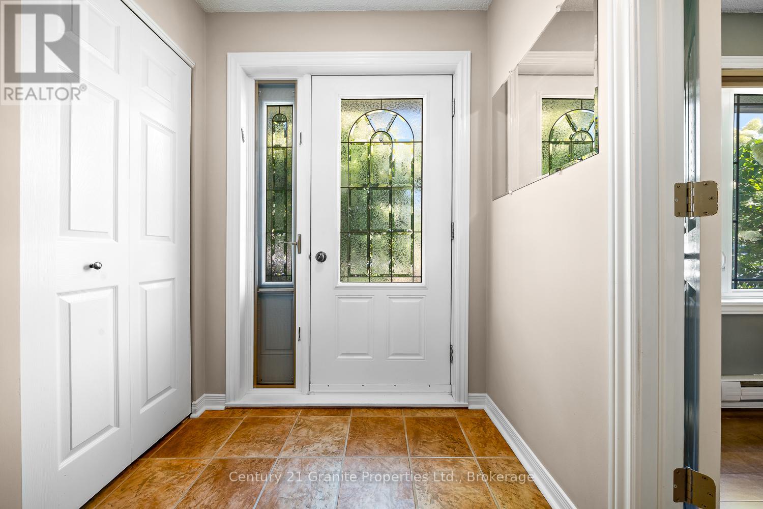 7 Tudhope Street, Parry Sound, Ontario  P2A 2H9 - Photo 15 - X12463241