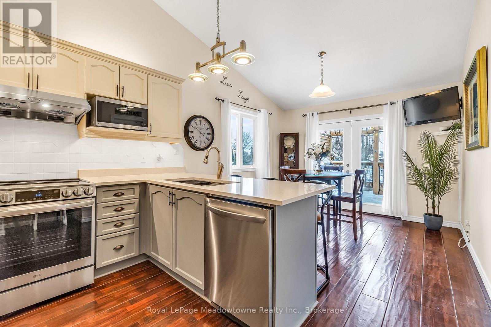 14 Atto Drive, Guelph, Ontario  N1E 0E4 - Photo 14 - X12463311