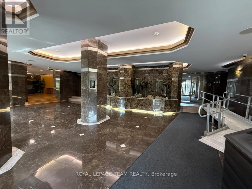 102 - 2760 Carousel Crescent, Ottawa, Ontario  K1T 2N4 - Photo 3 - X12463159