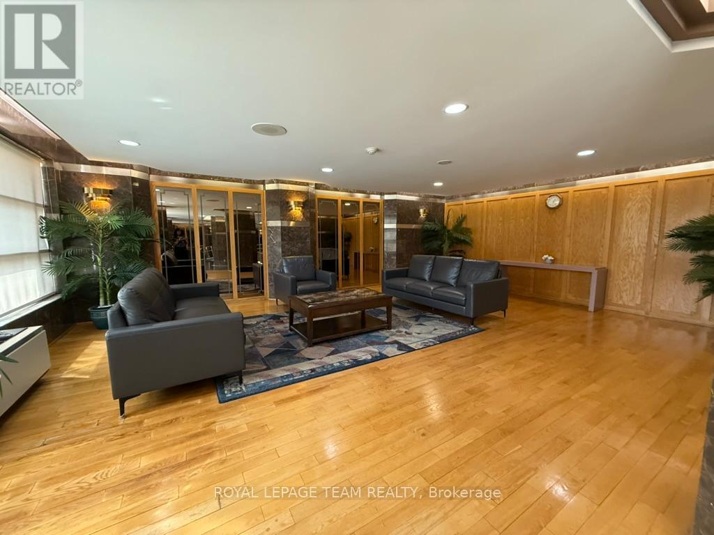 102 - 2760 Carousel Crescent, Ottawa, Ontario  K1T 2N4 - Photo 4 - X12463159