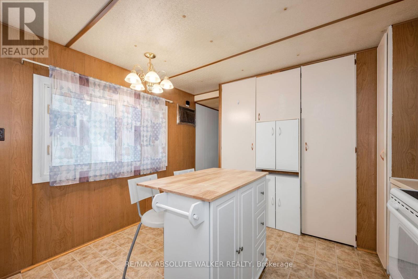 18 Tracy Avenue, Ottawa, Ontario  K2H 7P7 - Photo 10 - X12463168