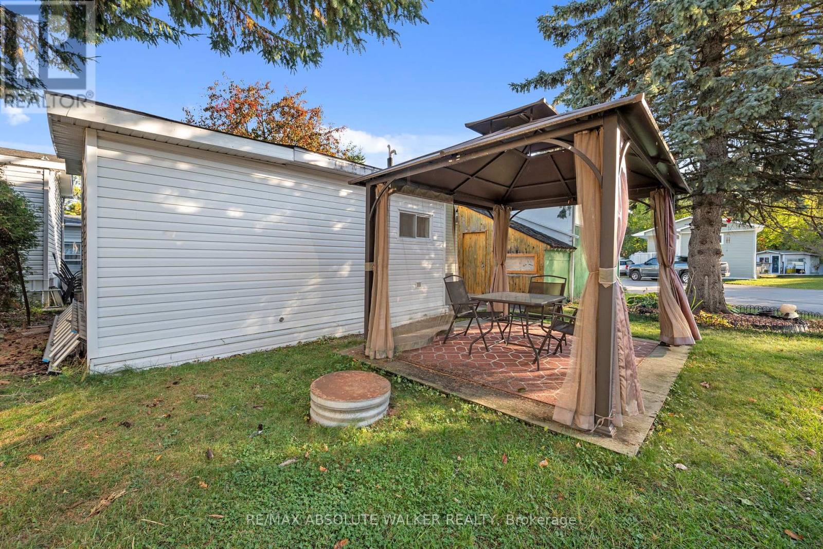 18 Tracy Avenue, Ottawa, Ontario  K2H 7P7 - Photo 18 - X12463168