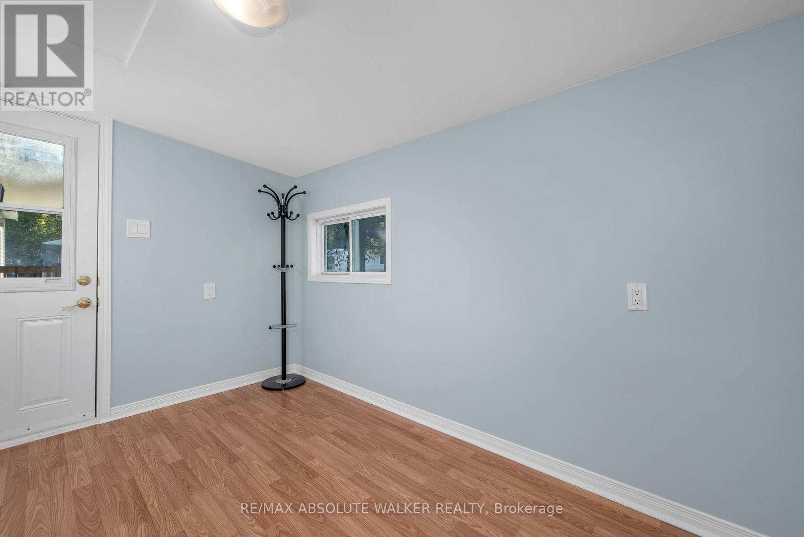 18 Tracy Avenue, Ottawa, Ontario  K2H 7P7 - Photo 7 - X12463168