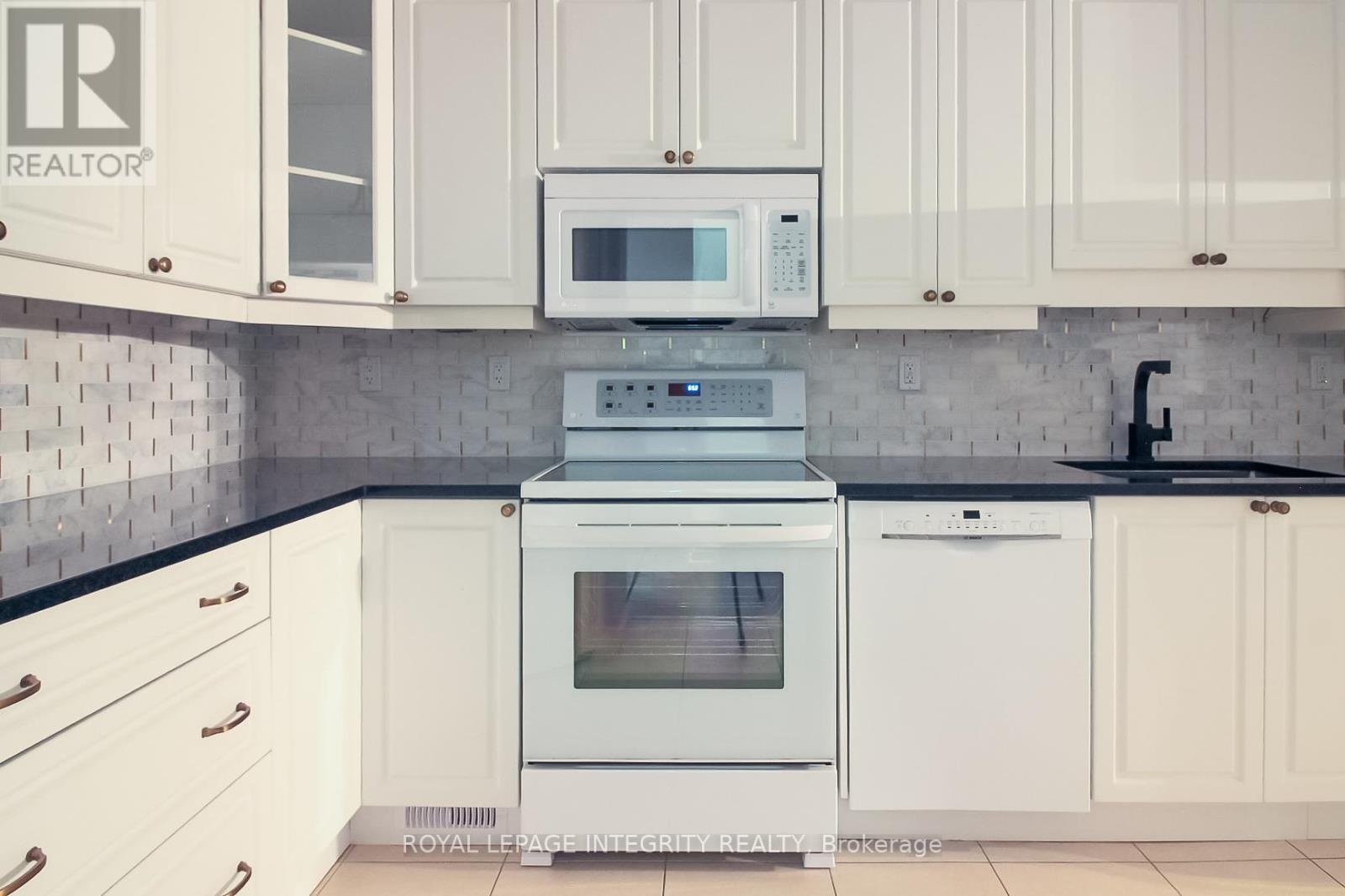 1080 Des Ormes Place, Ottawa, Ontario  K1C 5L7 - Photo 2 - X12463192