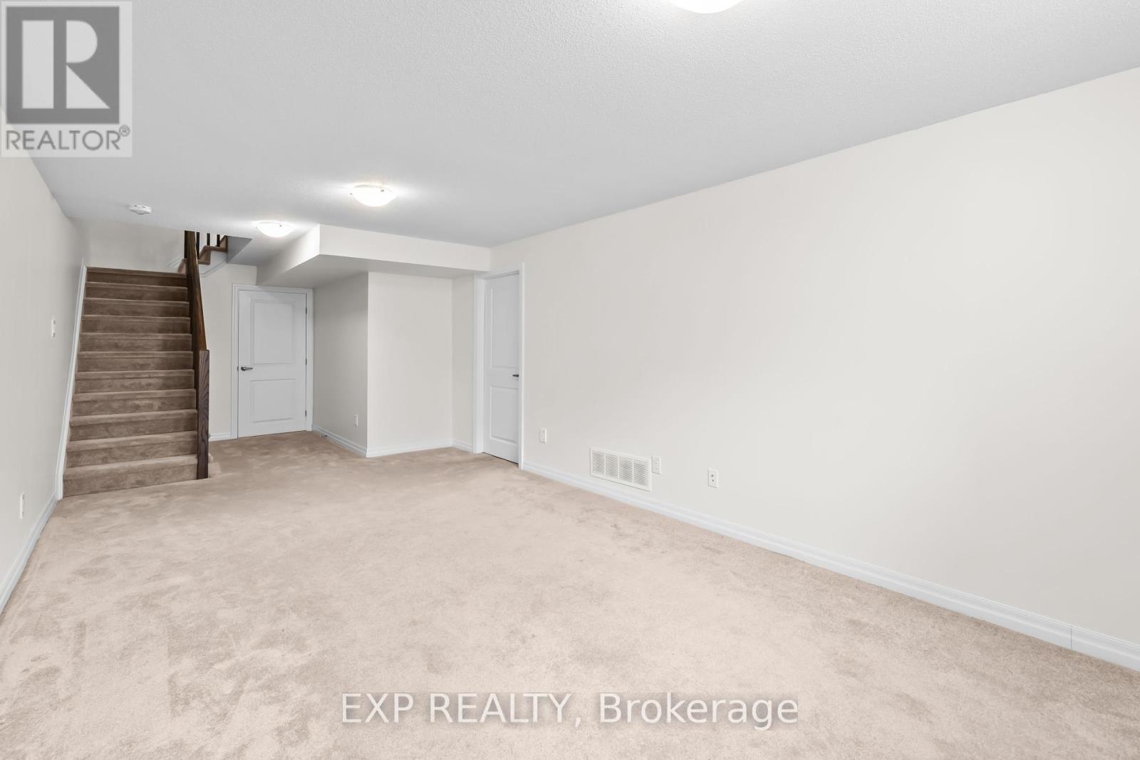 157 Overberg Way, Ottawa, Ontario  K2S 0V8 - Photo 24 - X12463225