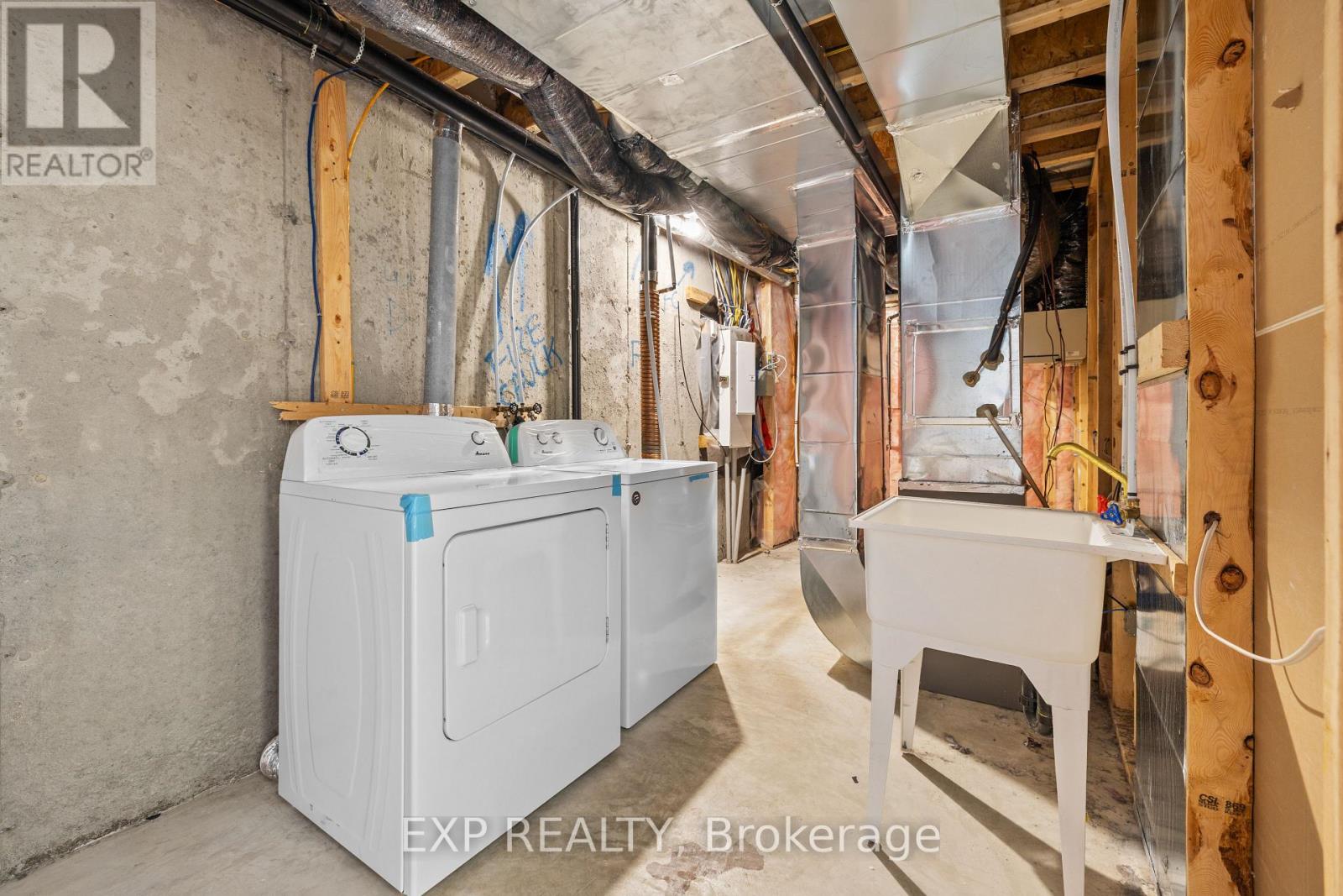 157 Overberg Way, Ottawa, Ontario  K2S 0V8 - Photo 26 - X12463225