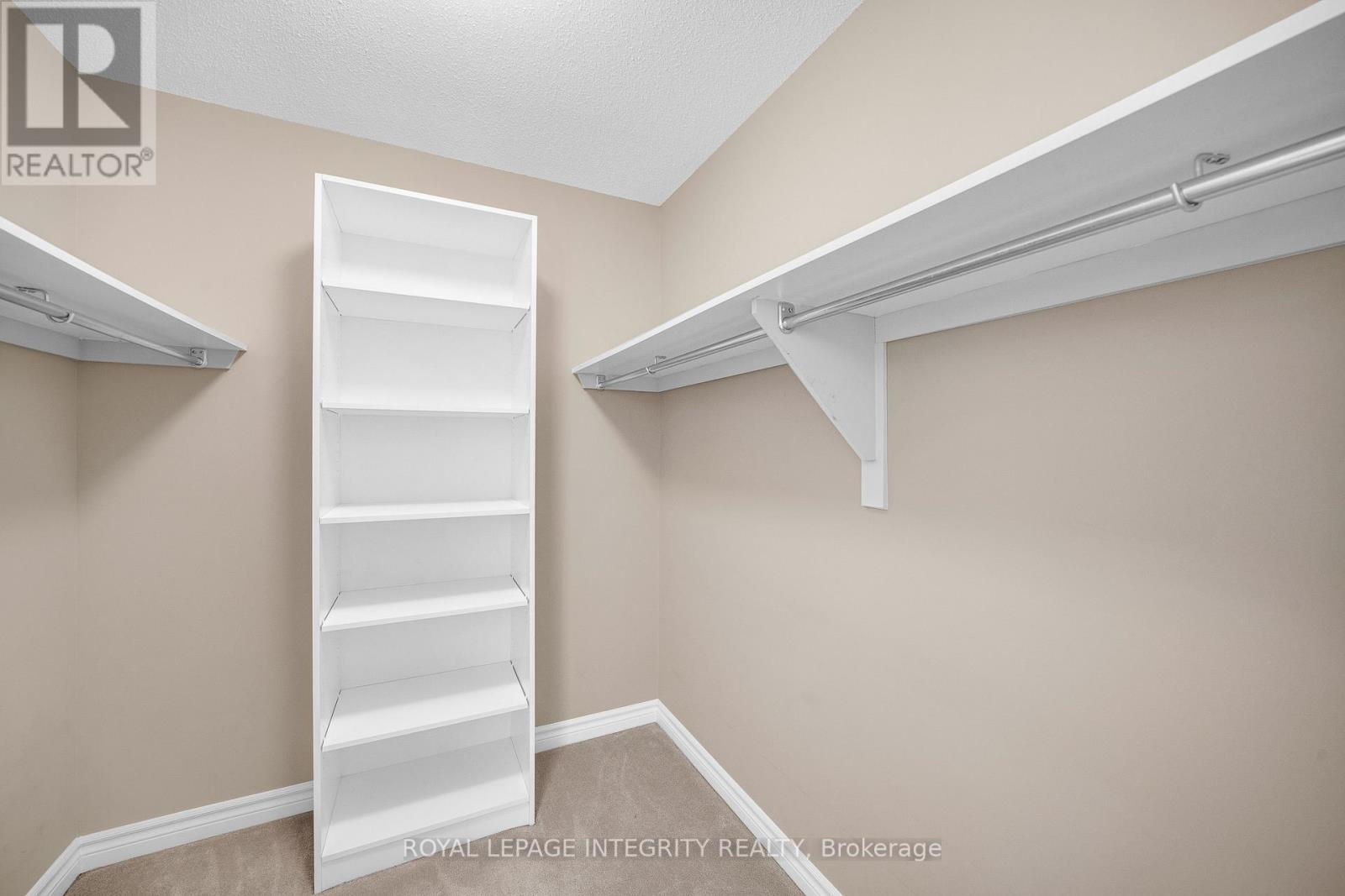 924 Fletcher Circle, Ottawa, Ontario  K2T 0B7 - Photo 33 - X12463248