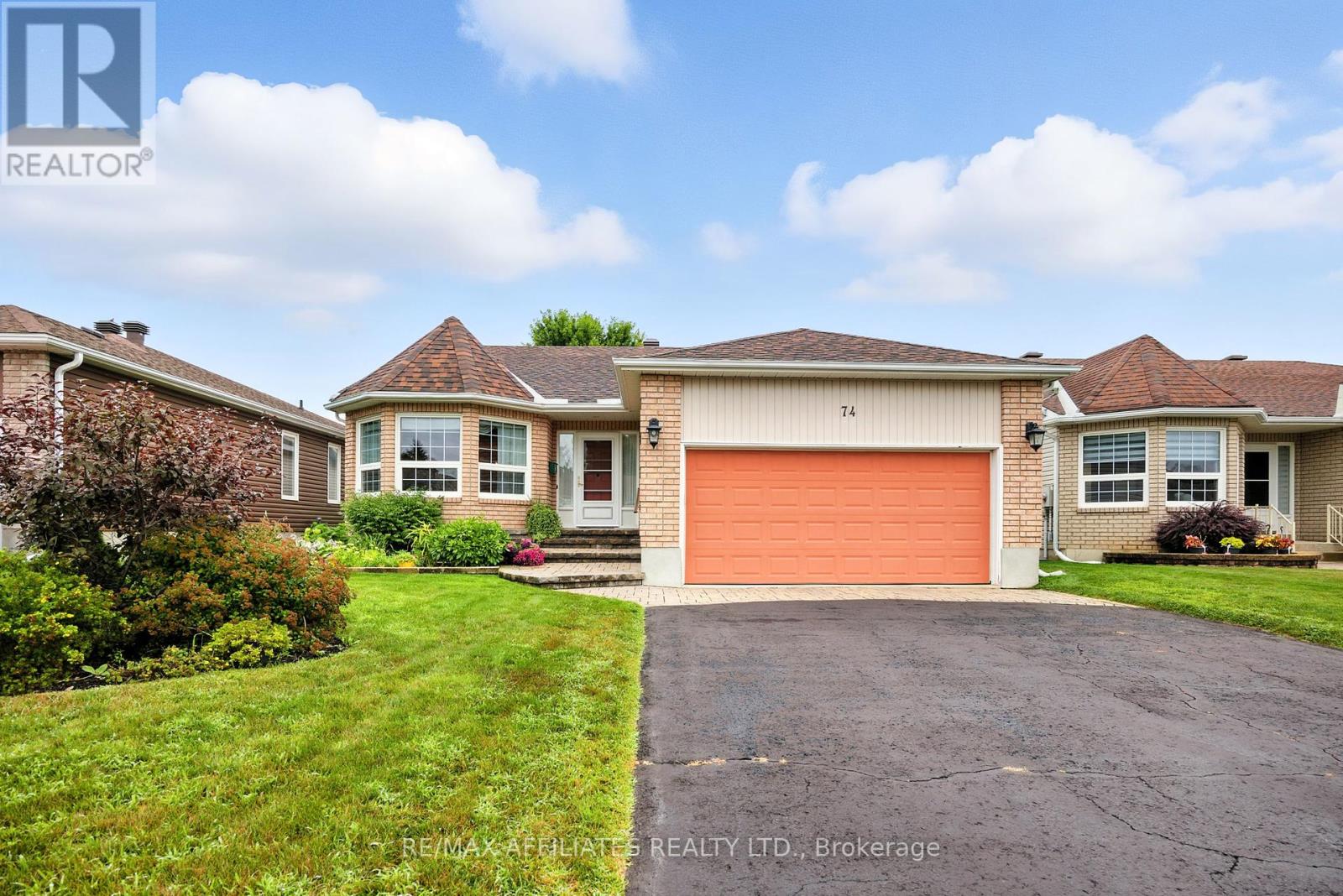 74 DECARIA BOULEVARD, Perth, Ontario