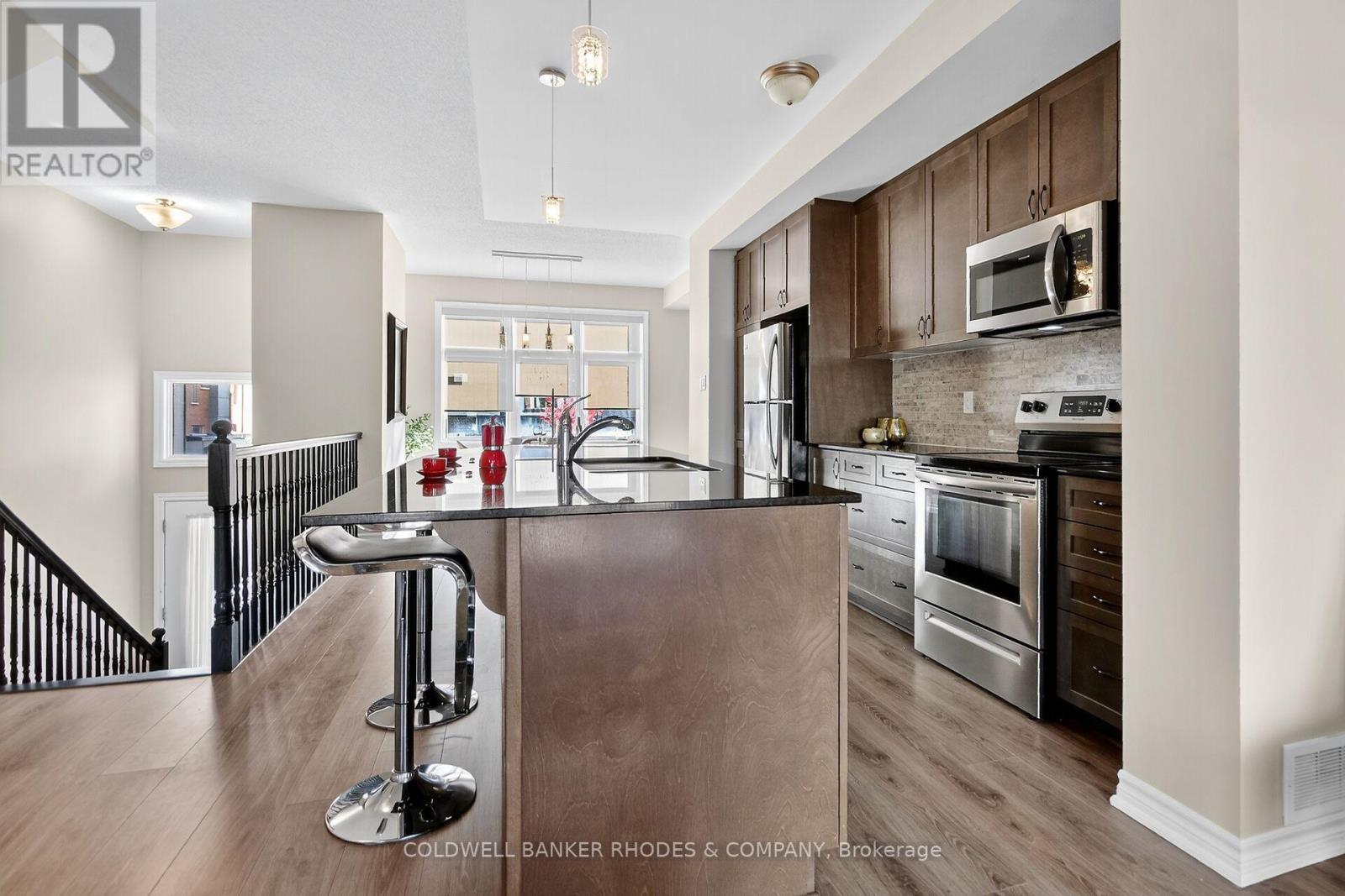 815 Mikinak Road, Ottawa, Ontario  K1K 4Z9 - Photo 10 - X12463293