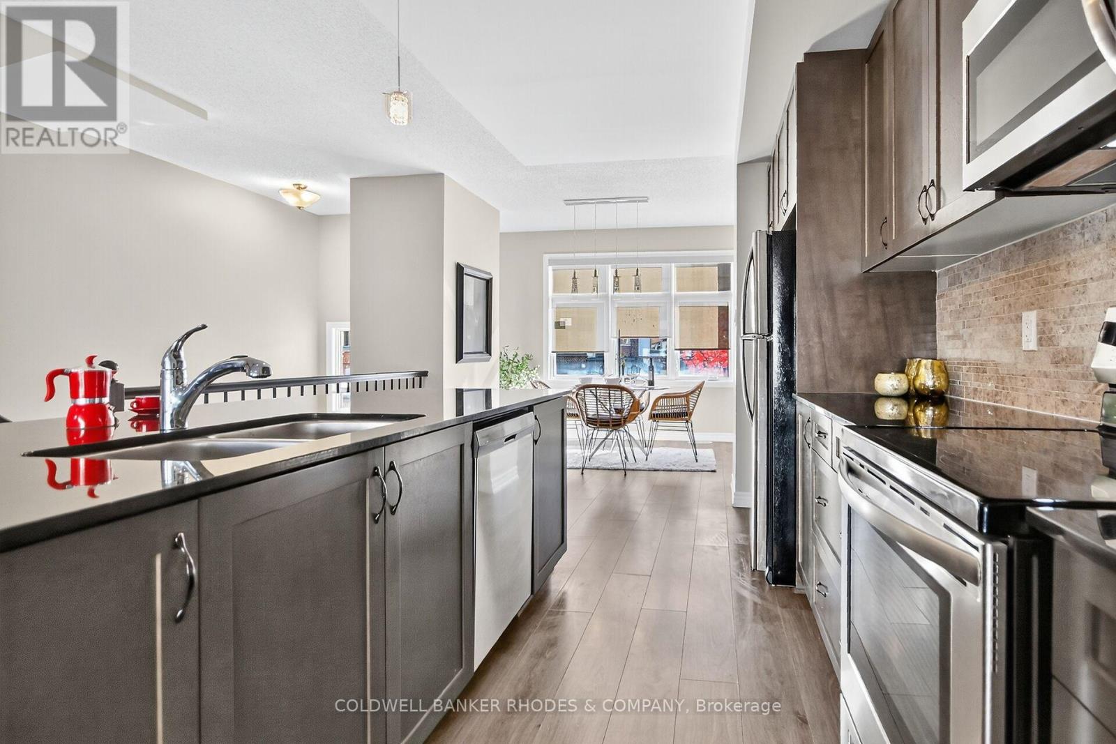 815 Mikinak Road, Ottawa, Ontario  K1K 4Z9 - Photo 12 - X12463293
